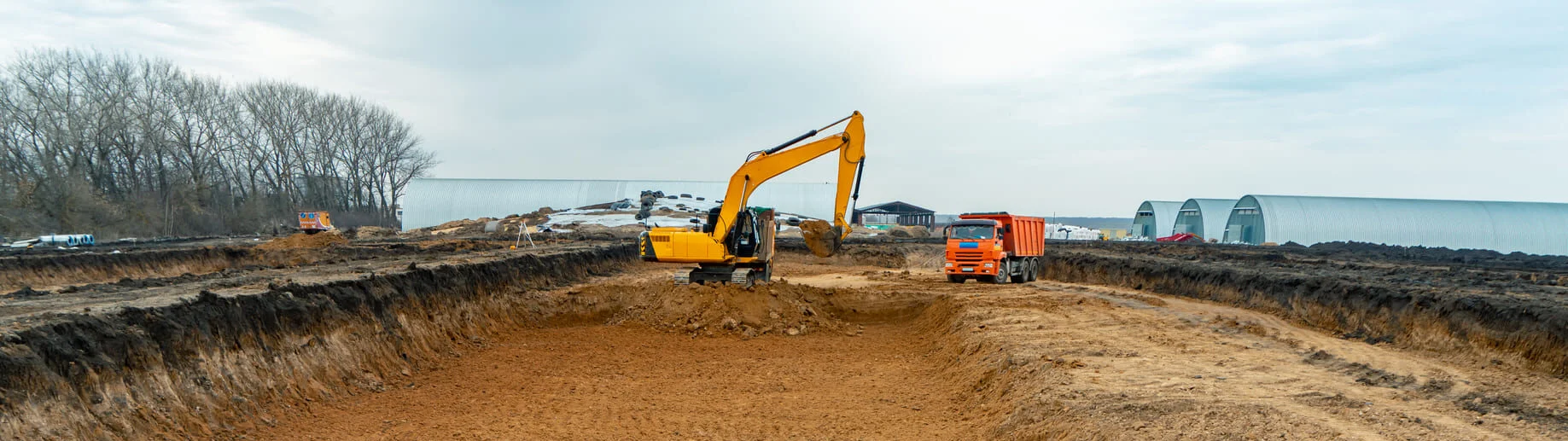 large-construction-excavator-yellow-color-construction-site-quarry-quarrying (1) (2)
